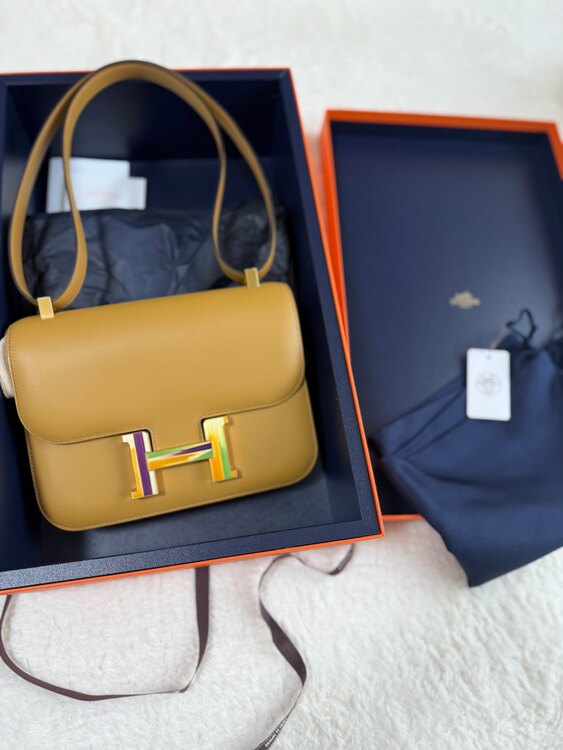 エルメス コンスタンス （ブランドバッグ）の商品画像 - 査定依頼日：2025年4月21日 - 最高査定価格：1,150,000円