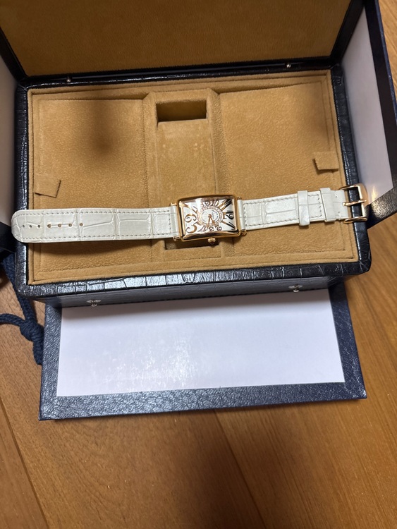 フランクミュラー ロングアイランド （高級時計）の商品画像 - 査定依頼日：2025年8月8日 - 最高査定価格：500,000円