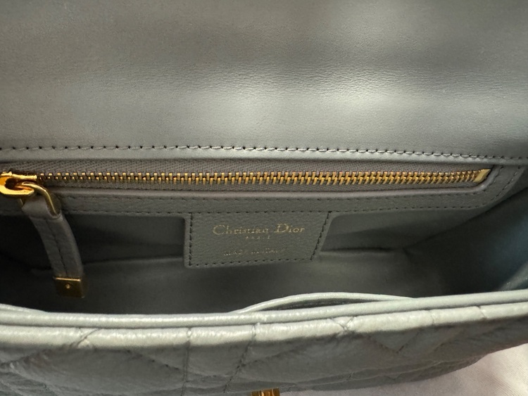 カナージュカロスモール　グレー（ブランドバッグ）の商品画像 - 査定依頼日：2025年7月26日 - 最高査定価格：220,000円