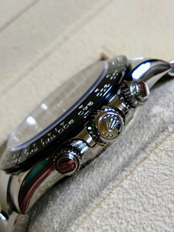 ロレックス デイトナ 116500LN 黒 2021年（高級時計）の商品画像 - 査定依頼日：2025年6月7日 - 最高査定価格：3,650,000円