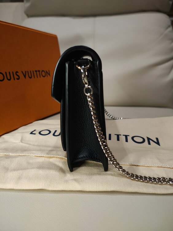 ポシェットロックミーチェーンショルダー（ブランドバッグ）の商品画像 - 査定依頼日：2026年4月9日 - 最高査定価格：130,000円