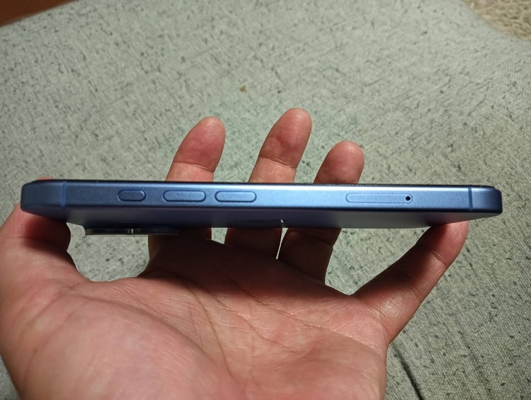 iPhone iPhone 16 256GB SIMフリー（スマホ）の商品画像 - 査定依頼日：2026年7月10日 - 最高査定価格：105,000円