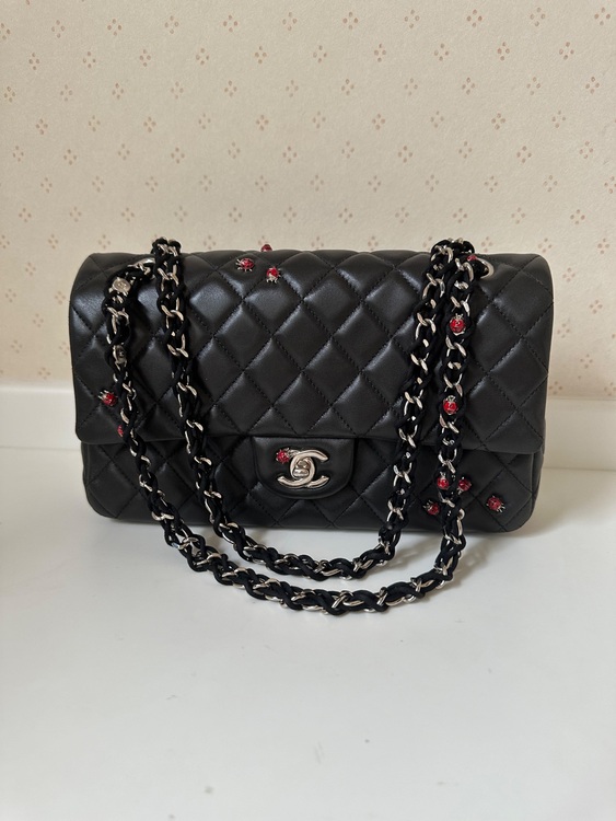 シャネル マトラッセ てんとう虫（ブランドバッグ）の商品画像 - 査定依頼日：2025年6月12日 - 最高査定価格：720,000円