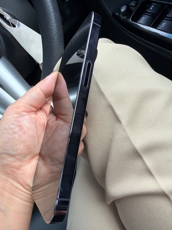 iPhone iPhone 14 Pro 256GB Softbank（スマホ）の商品画像 - 査定依頼日：2026年8月31日 - 最高査定価格：76,000円