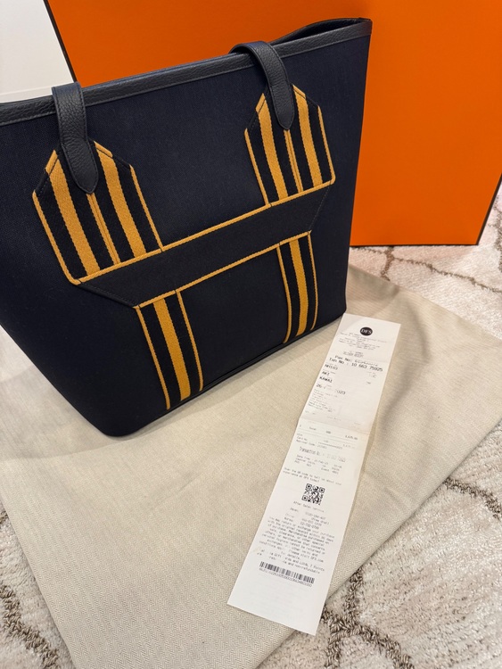 ピュールサングルMM/ブラック、キャメル（ブランドバッグ）の商品画像 - 査定依頼日：2025年9月2日 - 最高査定価格：225,000円