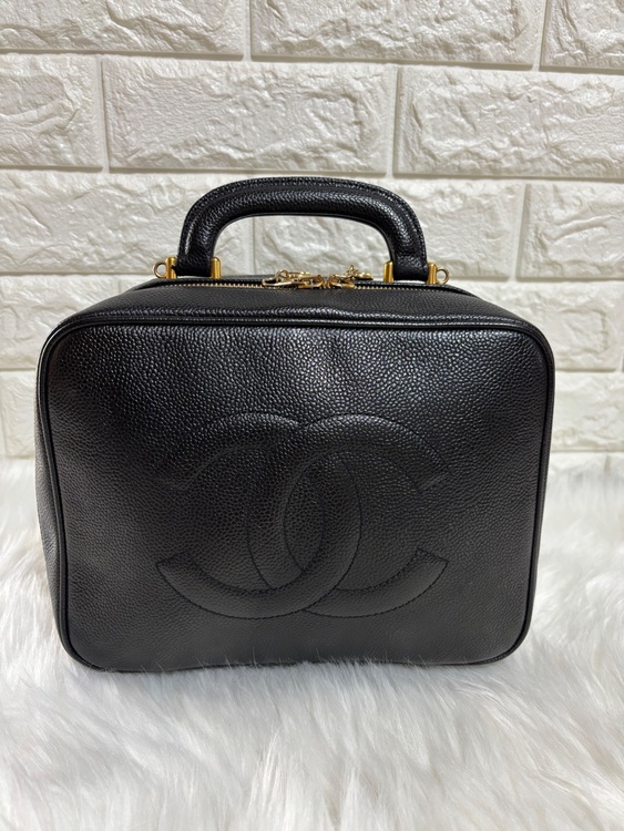 シャネル バニティ ハンドバッグ ココマーク キャビアスキン ブラック（ブランドバッグ）の商品画像 - 査定依頼日：2025年11月15日