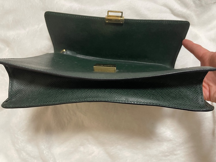 セカンドバッグ（ブランドバッグ）の商品画像 - 査定依頼日：2025年10月12日 - 最高査定価格：21,000円