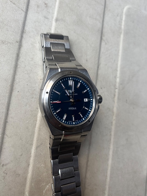 IWC インジュニア IW323909 箱（高級時計）の商品画像 - 査定依頼日：2026年3月8日 - 最高査定価格：850,000円