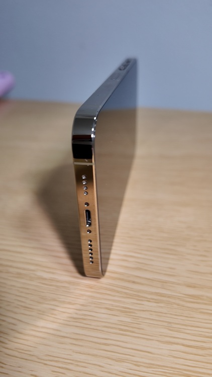 LH9JX40HGL（スマホ）の商品画像 - 査定依頼日：2025年8月10日 - 最高査定価格：96,000円