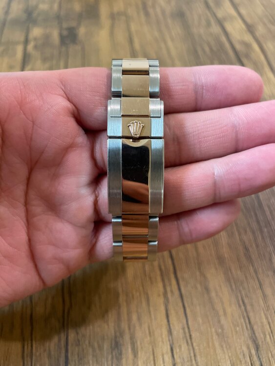 ロレックス GMTマスター （高級時計）の商品画像 - 査定依頼日：2025年5月23日 - 最高査定価格：2,700,000円