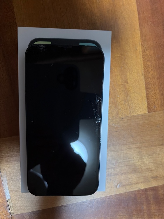 iPhone iPhone 14 256GB docomo（スマホ）の商品画像 - 査定依頼日：2026年6月18日 - 最高査定価格：29,000円