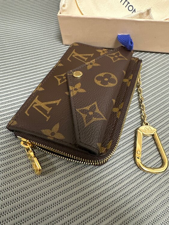 M69431（ブランド財布・小物）の商品画像 - 査定依頼日：2025年2月7日 - 最高査定価格：25,000円