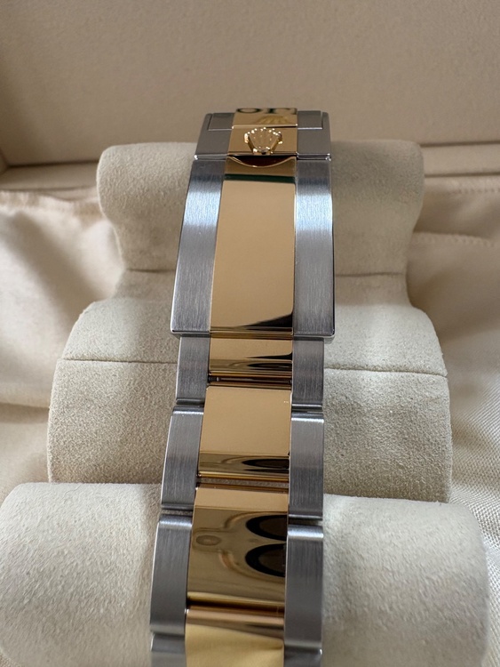 ロレゾール ホワイト文字盤（高級時計）の商品画像 - 査定依頼日：2026年3月30日 - 最高査定価格：4,200,000円