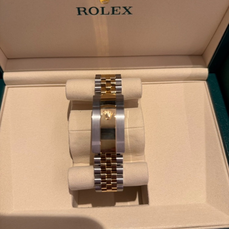 スカイドゥエラー 336933 [ジュビリーブレスレット シャンパン]（高級時計）の商品画像 - 査定依頼日：2025年10月22日 - 最高査定価格：3,400,000円