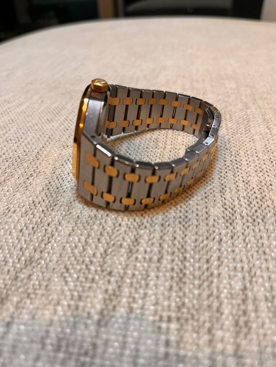 オーデマピゲ ロイヤルオーク （高級時計）の商品画像 - 査定依頼日：2025年6月22日 - 最高査定価格：5,950,000円