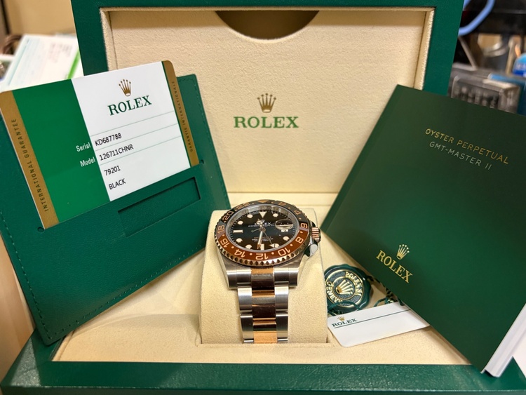ロレックス GMTマスター M 126711b（高級時計）の商品画像 - 査定依頼日：2026年2月7日 - 最高査定価格：3,200,000円