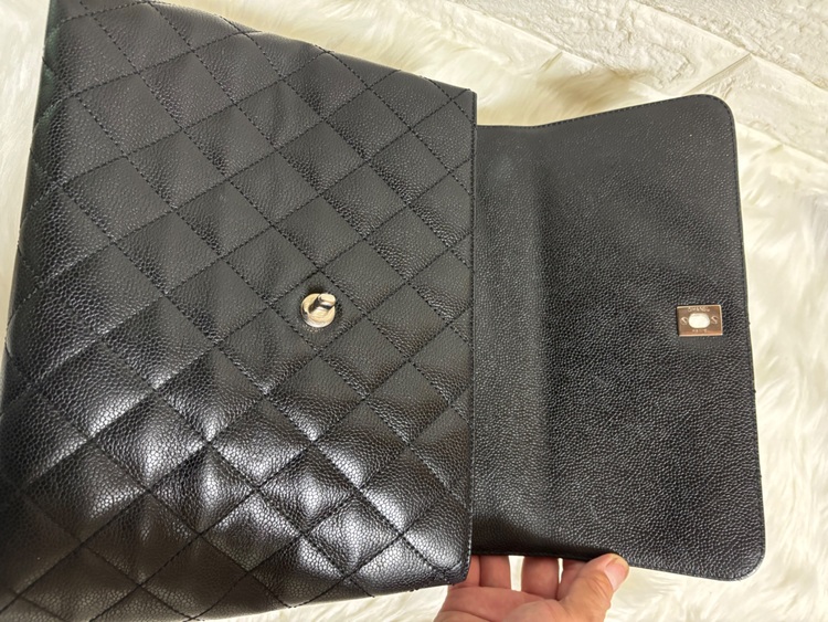 シャネル マトラッセ トップハンドル ハンドバッグ ターンロック ブラック キャ（ブランドバッグ）の商品画像 - 査定依頼日：2025年8月20日 - 最高査定価格：220,000円