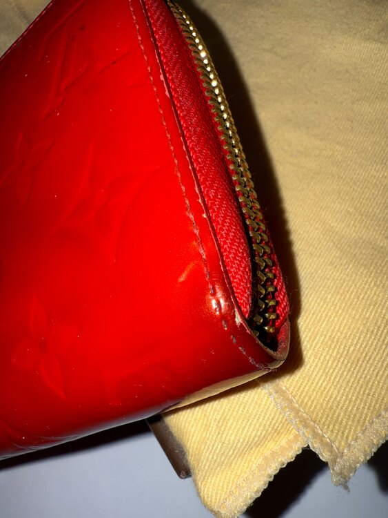 LOUIS VUITTON 長財布　ヴェルニ ジッピー（ブランド財布・小物）の商品画像 - 査定依頼日：2025年3月18日 - 最高査定価格：15,000円