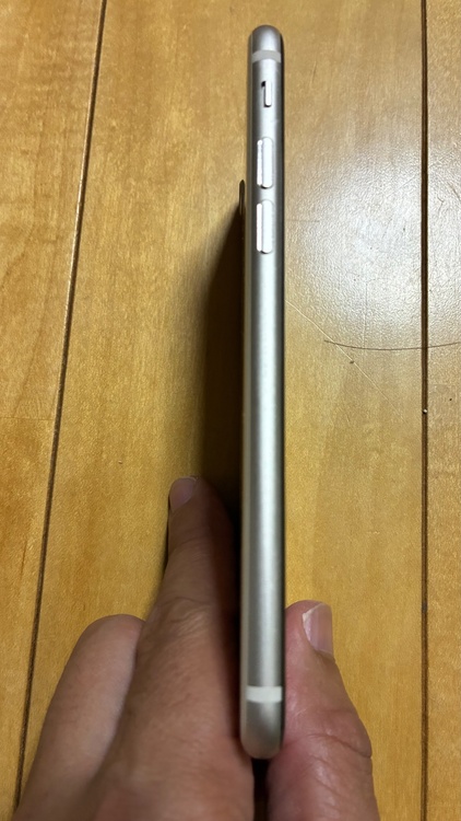iPhone iPhone SE (第 3 世代) 128GB docomo（スマホ）の商品画像 - 査定依頼日：2026年8月17日 - 最高査定価格：7,000円