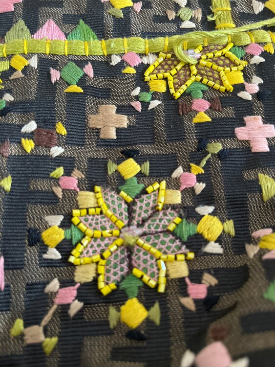 ビーズトートバッグ（ブランドバッグ）の商品画像 - 査定依頼日：2025年1月17日 - 最高査定価格：50,000円