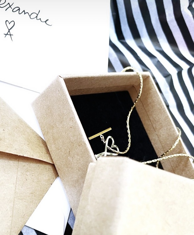 アミパリス ネックレス（金・貴金属）の商品画像 - 査定依頼日：2026年2月5日 - 最高査定価格：5,000円