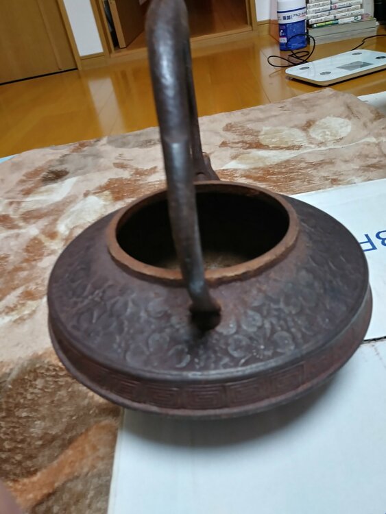 鉄瓶（美術品・骨董品）の商品画像 - 査定依頼日：2026年4月4日 - 最高査定価格：2,500円