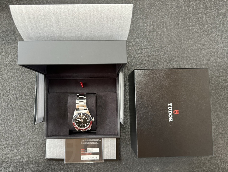 GMT（高級時計）の商品画像 - 査定依頼日：2025年5月1日 - 最高査定価格：370,000円