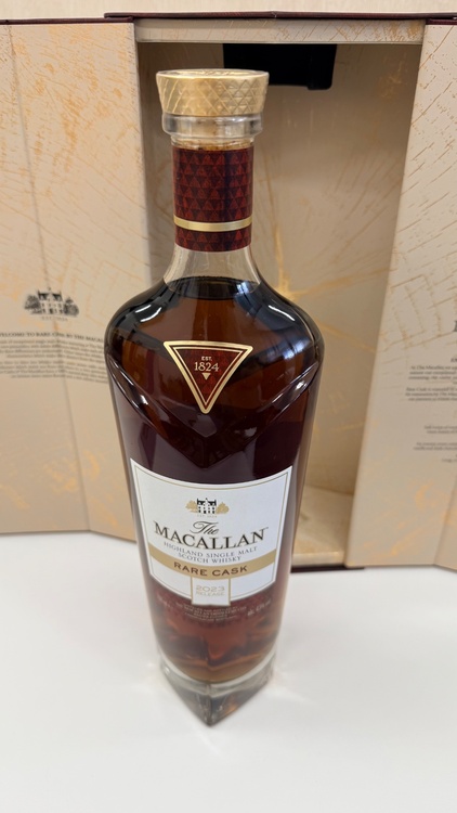 マッカラン レアカス ク 700ml（お酒）の商品画像 - 査定依頼日：2026年8月1日 - 最高査定価格：23,000円