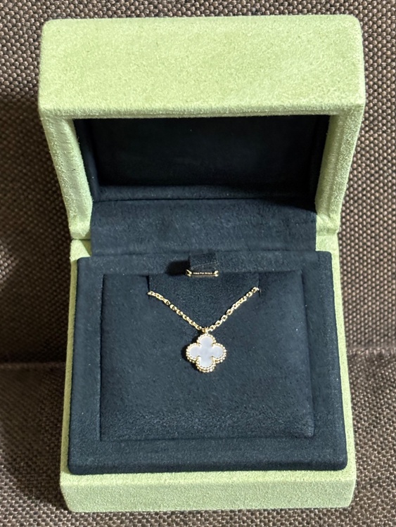 ヴァンクリスイートアルハンブラネックレス（金・貴金属）の商品画像 - 査定依頼日：2026年3月28日 - 最高査定価格：230,000円