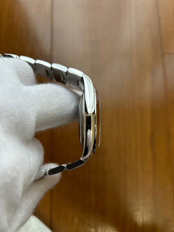 ロレックス デイトジャスト 12630（高級時計）の商品画像 - 査定依頼日：2023年12月11日 - 最高査定価格：1,200,000円