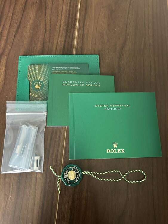 ロレックス デイトジャスト 126200　DATEJAST36 スレートローマ スムースベゼルオイスターブレス（高級時計）の商品画像 - 査定依頼日：2025年3月14日 - 最高査定価格：1,190,000円