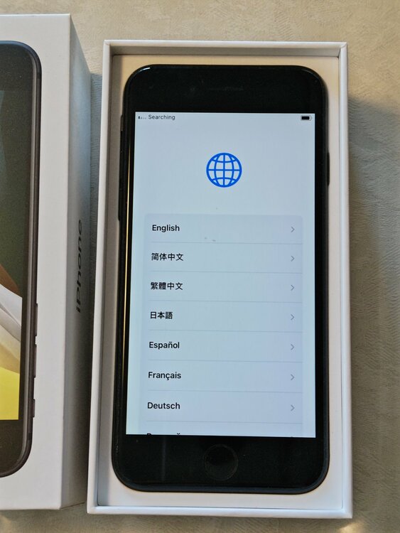 iPhoneSE 128GB docomo（スマホ）の商品画像 - 査定依頼日：2026年4月16日 - 最高査定価格：8,000円