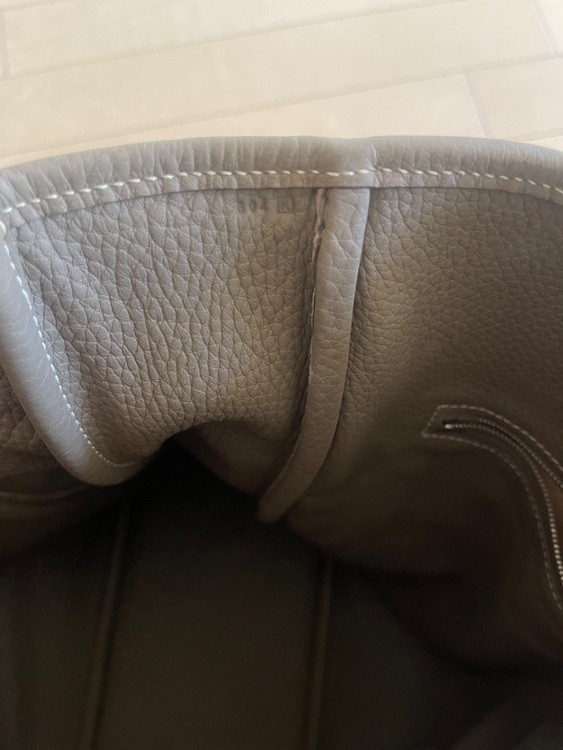 エルメス ヴィクトリア （ブランドバッグ）の商品画像 - 査定依頼日：2025年10月30日 - 最高査定価格：160,000円