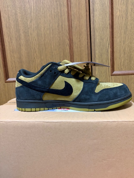 Supreme × Nike SB Dunk Low OG QS “Camper（古着・ファッション）の商品画像 - 査定依頼日：2026年1月28日 - 最高査定価格：30,000円