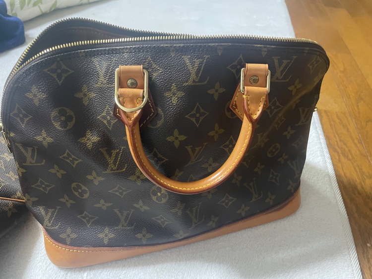 M51130（ブランドバッグ）の商品画像 - 査定依頼日：2026年4月19日 - 最高査定価格：70,000円