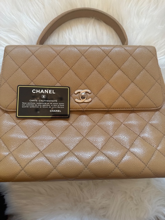 ハンドバッグ（ブランドバッグ）の商品画像 - 査定依頼日：2026年3月6日 - 最高査定価格：300,000円