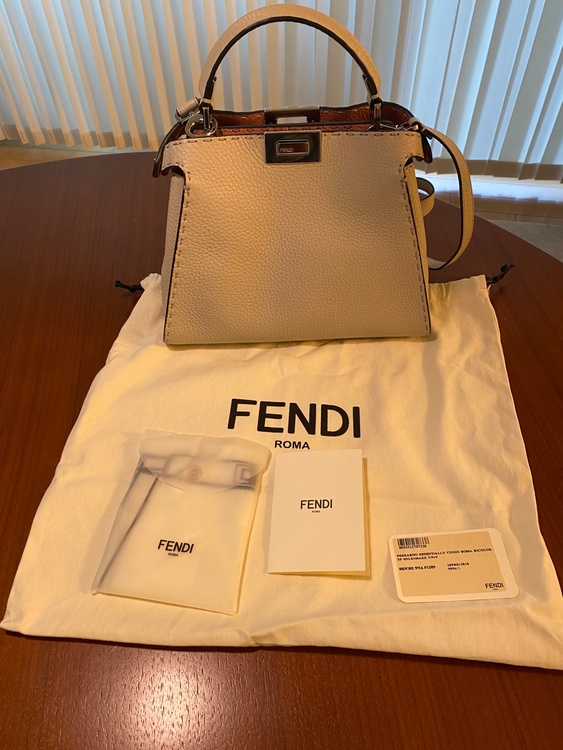 フェンディ  セレリア　エッセンシャル（ブランドバッグ）の商品画像 - 査定依頼日：2026年3月9日 - 最高査定価格：190,000円