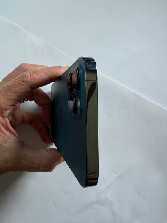 iPhone 12 Pro Max 256GB docomo（スマホ）の商品画像 - 査定依頼日：2026年3月1日 - 最高査定価格：47,000円