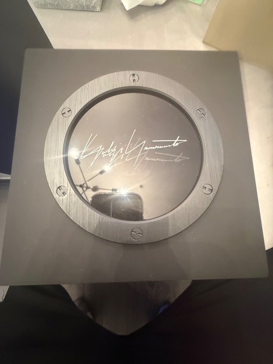 ウブロ ビッグバン GMT オールブラック ヨウジヤマモト 471.CI.111（高級時計）の商品画像 - 査定依頼日：2026年4月28日 - 最高査定価格：1,600,000円