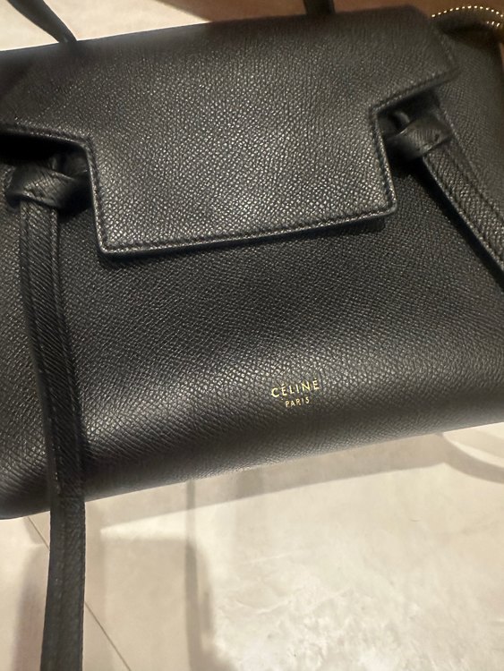 セリーヌ ナノベルトバッグ 2wayバッグ（ブランドバッグ）の商品画像 - 査定依頼日：2023年8月10日 - 最高査定価格：180,000円