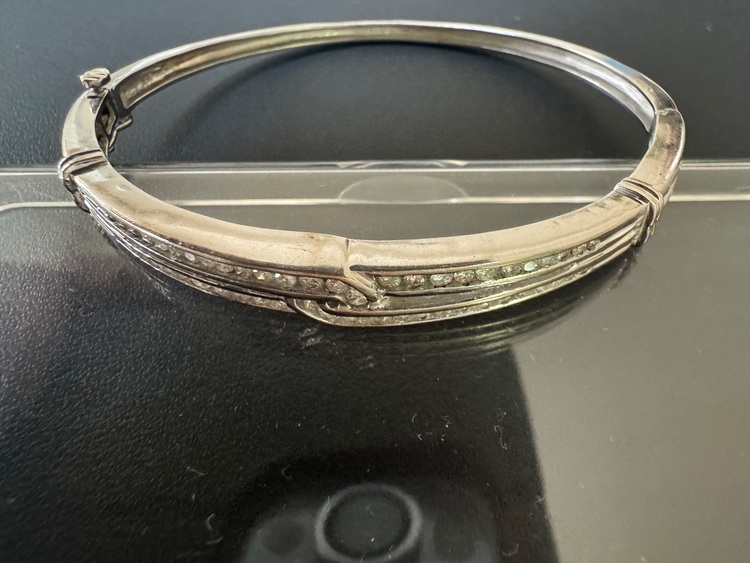 k18 バングル（宝石）の商品画像 - 査定依頼日：2025年10月7日 - 最高査定価格：290,000円