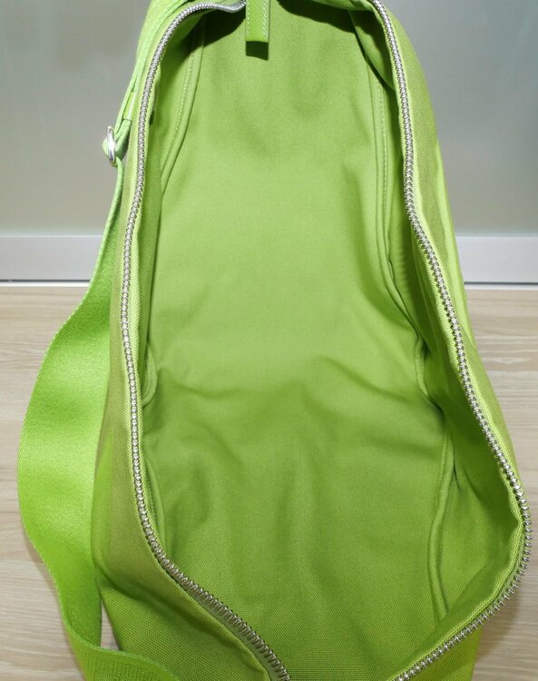 プラダ  （ブランドバッグ）の商品画像 - 査定依頼日：2026年2月10日 - 最高査定価格：80,000円