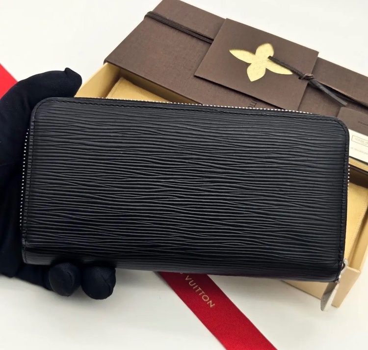 ルイヴィトン エピ（ブランドバッグ）の商品画像 - 査定依頼日：2026年9月12日 - 最高査定価格：35,000円