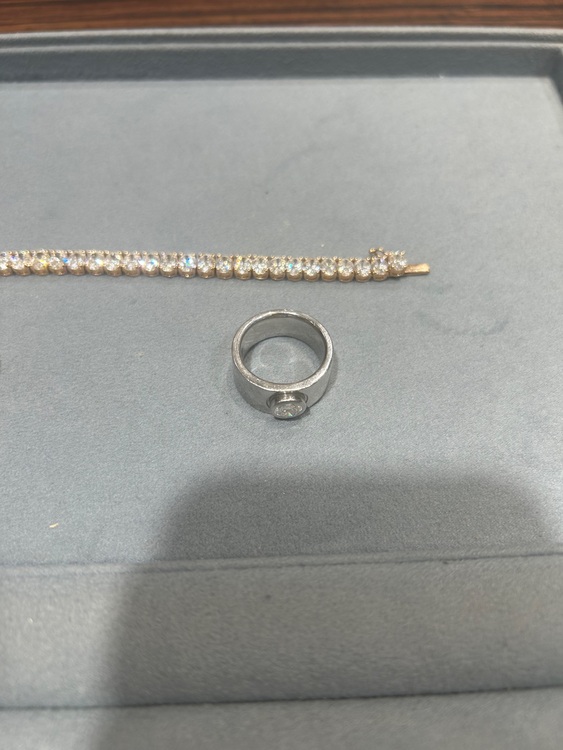 写真で添付します（宝石）の商品画像 - 査定依頼日：2025年10月28日 - 最高査定価格：1,500,000円