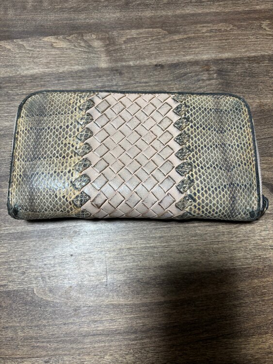 9年前（ブランドバッグ）の商品画像 - 査定依頼日：2025年3月5日 - 最高査定価格：10,000円