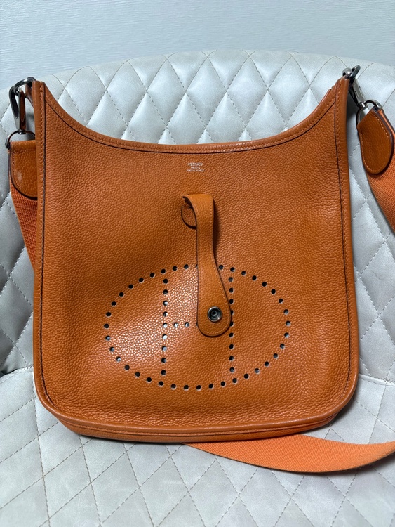 エルメス　エブリン（ブランドバッグ）の商品画像 - 査定依頼日：2025年12月15日 - 最高査定価格：240,000円