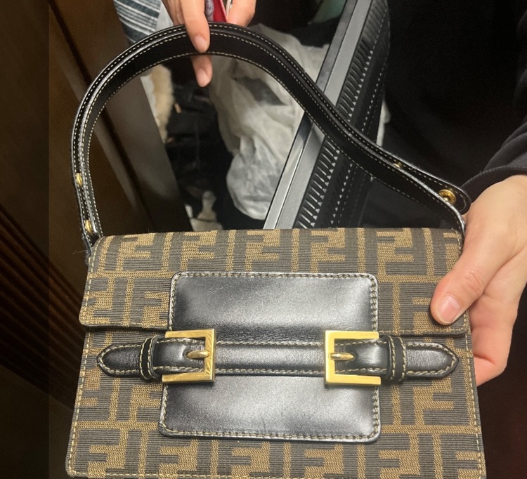 フェンディ  （ブランドバッグ）の商品画像 - 査定依頼日：2025年11月25日 - 最高査定価格：65,000円