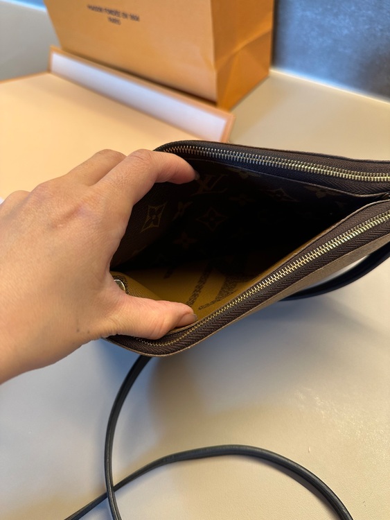 ルイ・ヴィトン M69203 モノグラム・ジャイアント リバース モノグラム ポ（ブランドバッグ）の商品画像 - 査定依頼日：2025年10月2日 - 最高査定価格：150,000円