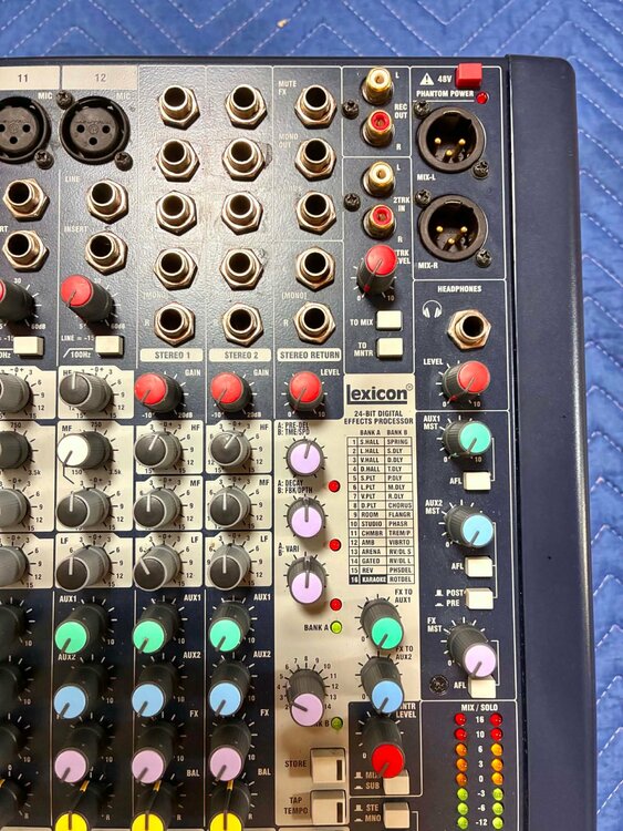 Soundcraft ミキサー MFXi 12/2（ピアノ・楽器・PA機材）の商品画像 - 査定依頼日：2026年8月26日 - 最高査定価格：4,000円