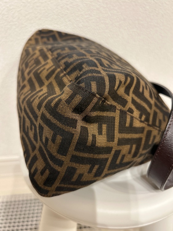 フェンディ  （ブランドバッグ）の商品画像 - 査定依頼日：2025年9月29日 - 最高査定価格：70,000円